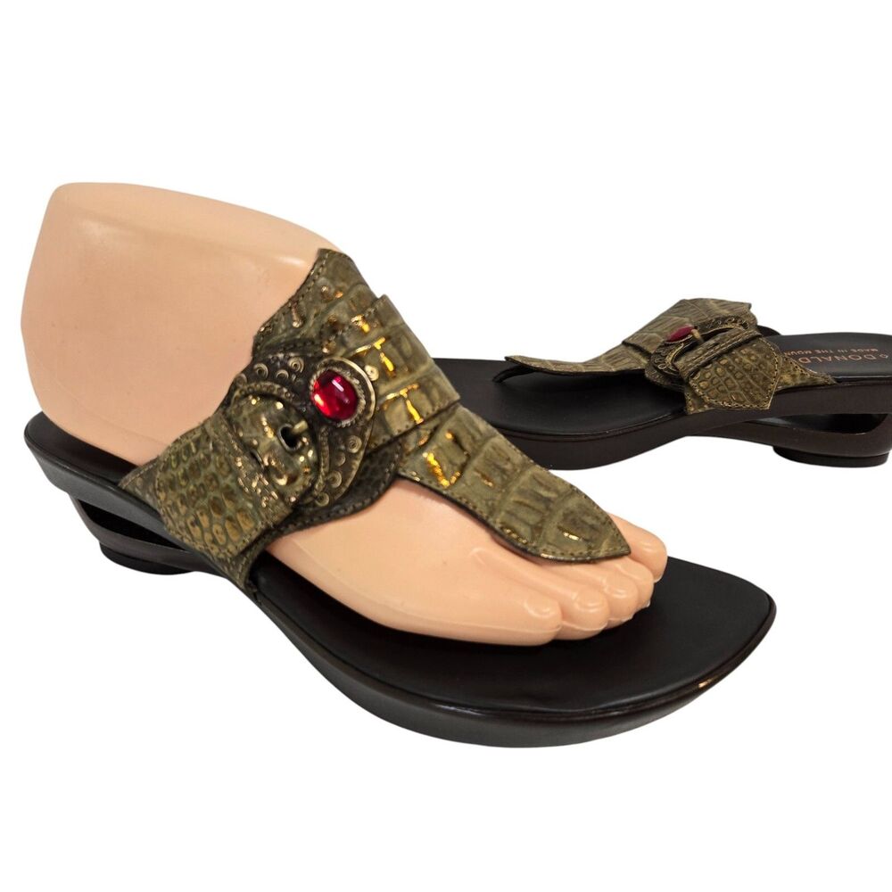 Donald Pliner Thong Sandals‎ Green Croc Embossed Leather Womens 8M Cathie Buckle